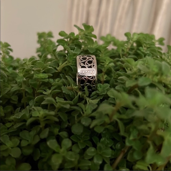 COACH Miranda enamel signature ring. - Picture 4 of 6